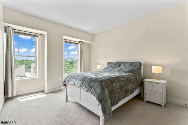 48 S Park St 502, Montclair Twp., NJ 07042