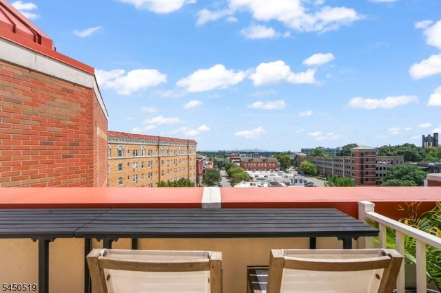 48 S Park St 502, Montclair Twp., NJ 07042