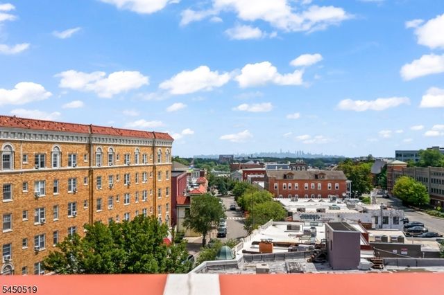 48 S Park St 502, Montclair Twp., NJ 07042