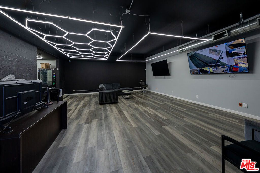 13831 Saticoy, Panorama City, CA 91402 — exterior
