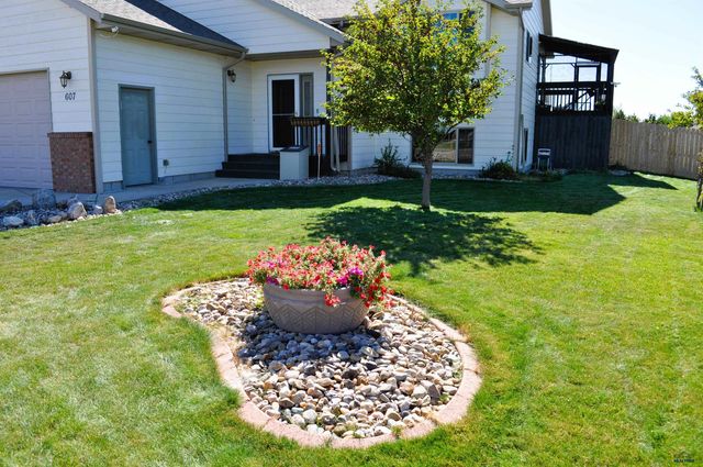 607 AIRWAY CT, Box Elder, SD 57719