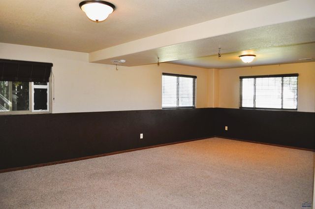 607 AIRWAY CT, Box Elder, SD 57719