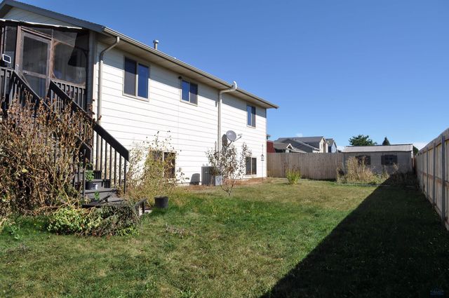 607 AIRWAY CT, Box Elder, SD 57719