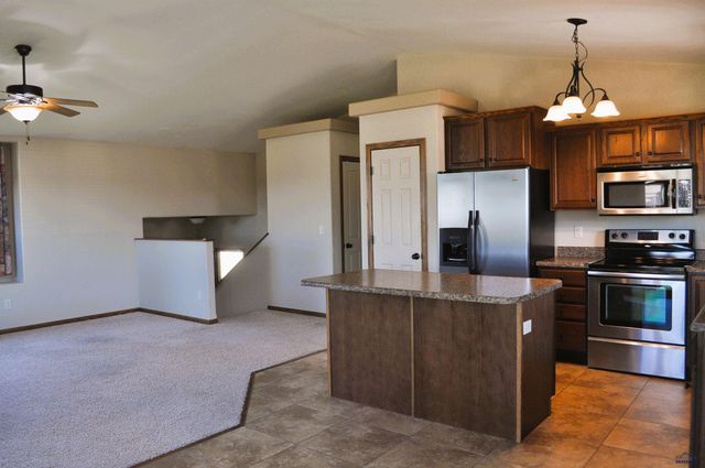 607 AIRWAY CT, Box Elder, SD 57719