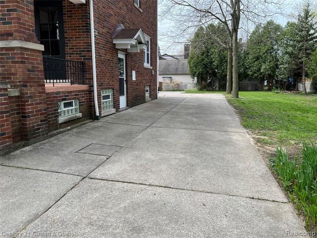 21507 Edna Street, Dearborn, MI 48124