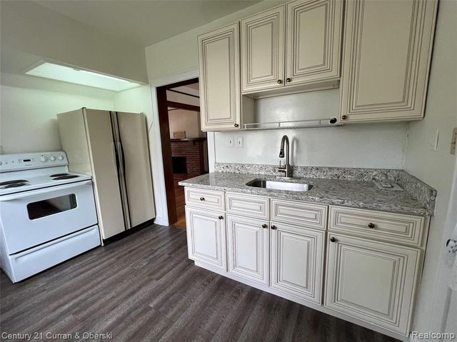 21507 Edna Street, Dearborn, MI 48124