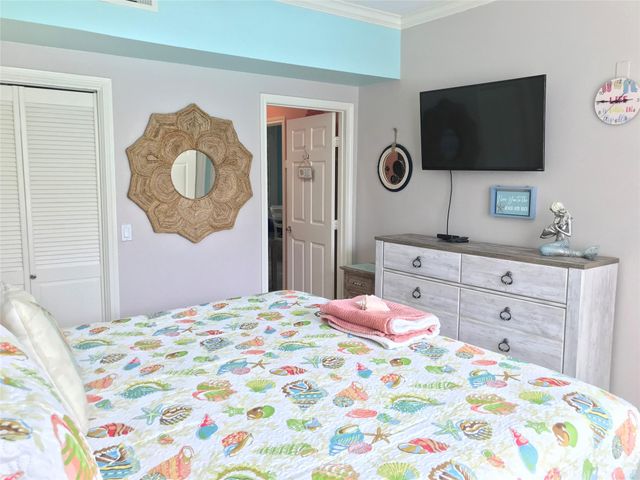7000 Seawall Boulevard 713, Galveston, TX 77551