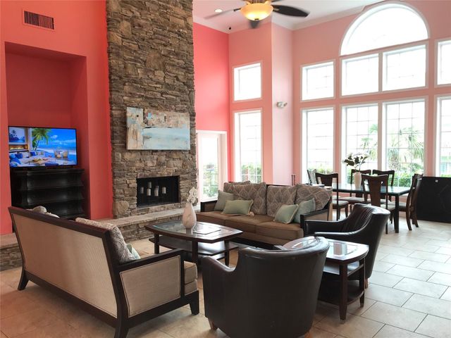 7000 Seawall Boulevard 713, Galveston, TX 77551