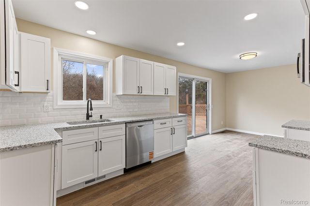 3745 Capitol Way, Highland Charter Township, MI 48356