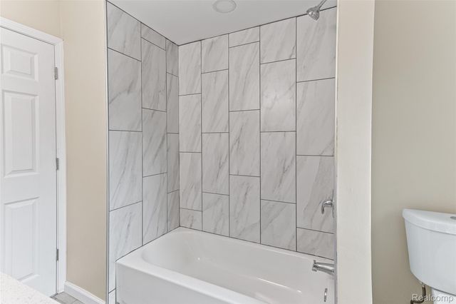 3745 Capitol Way, Highland Charter Township, MI 48356