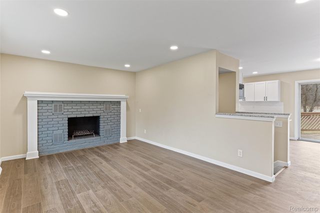 3745 Capitol Way, Highland Charter Township, MI 48356