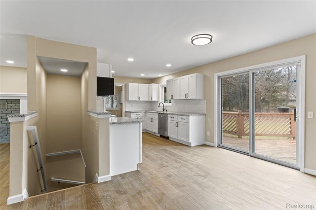 3745 Capitol Way, Highland Charter Township, MI 48356