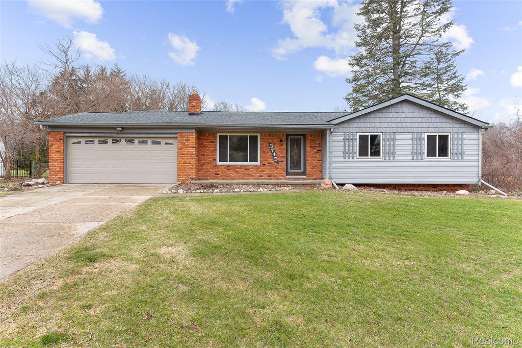 3745 Capitol Way, Highland Charter Township, MI 48356