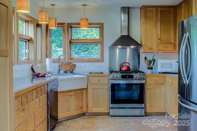 1030 Raven Rock Drive, Boone, NC 28607