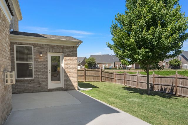4120 Magnolia Farms Dr, Hermitage, TN 37076