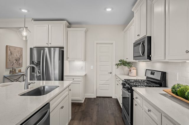 4120 Magnolia Farms Dr, Hermitage, TN 37076