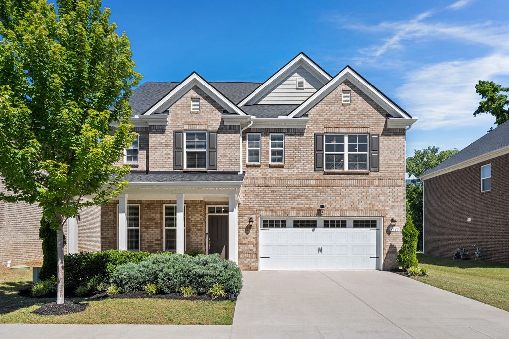 4120 Magnolia Farms Dr, Hermitage, TN 37076