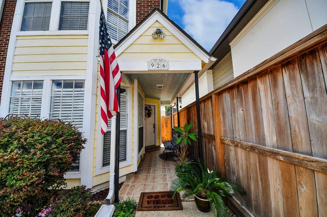 926 Rutland Street, Houston, TX 77008