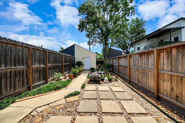 926 Rutland Street, Houston, TX 77008