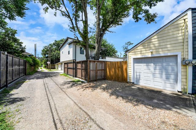 926 Rutland Street, Houston, TX 77008