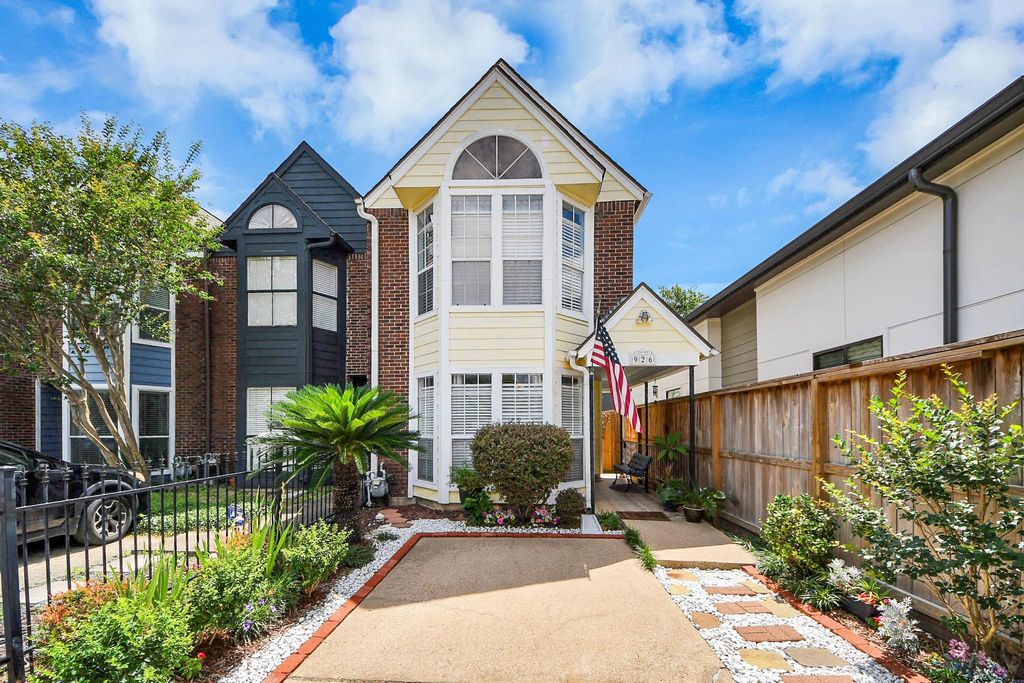 926 Rutland Street, Houston, TX 77008