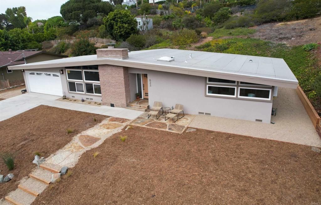 622 Glencrest Place, Solana Beach, CA 92075 — exterior