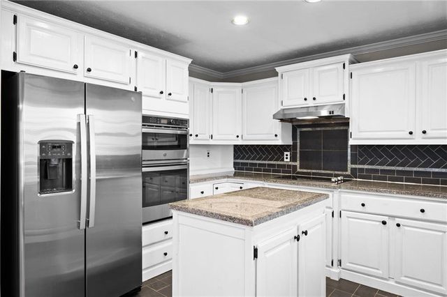 812 Deep Lake Drive NW, Kennesaw, GA 30144