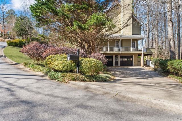 812 Deep Lake Drive NW, Kennesaw, GA 30144