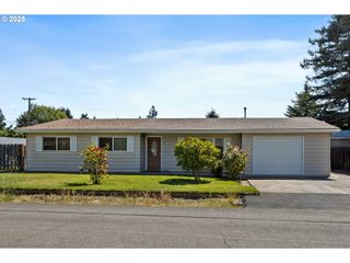 231 Ne CHESTNUT Ave, Myrtle Creek, OR 97457