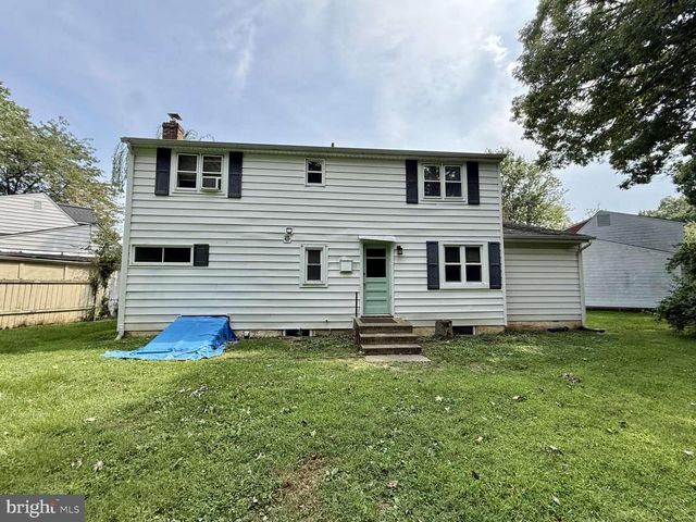 8 CONNELL CIR, Newark, DE 19711