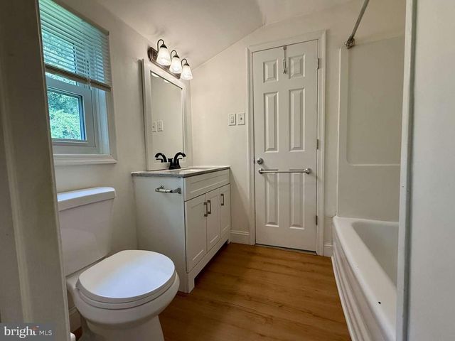 8 CONNELL CIR, Newark, DE 19711