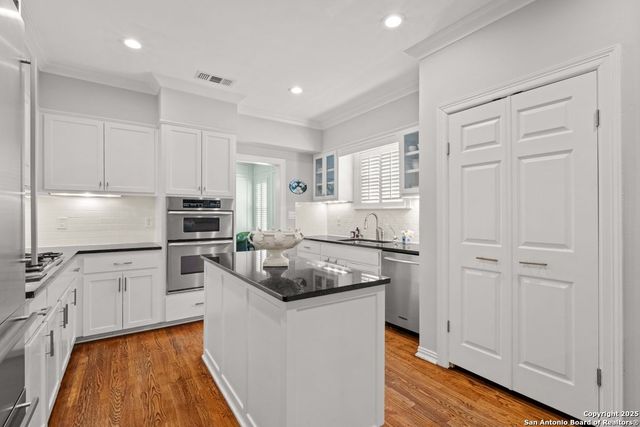 351 Rosemary, San Antonio, TX 78209