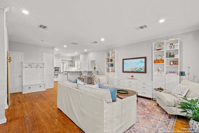 351 Rosemary, San Antonio, TX 78209