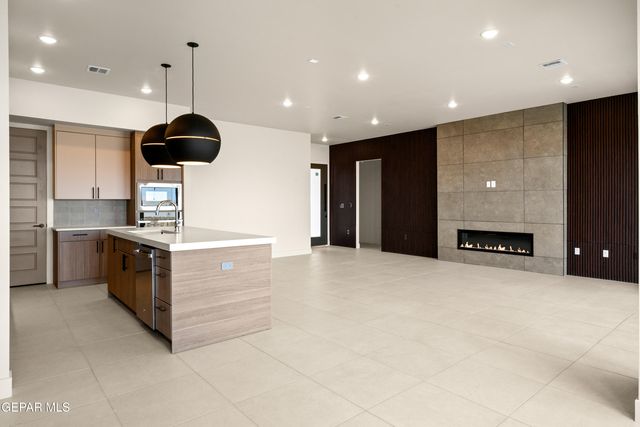 321 Blue Valley Drive, El Paso, TX 79928