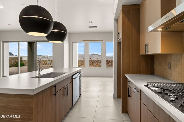 321 Blue Valley Drive, El Paso, TX 79928