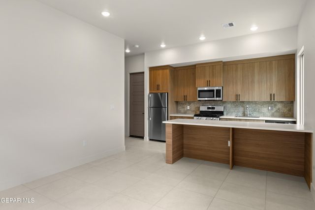 321 Blue Valley Drive, El Paso, TX 79928