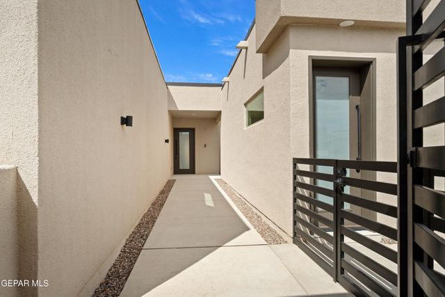 321 Blue Valley Drive, El Paso, TX 79928