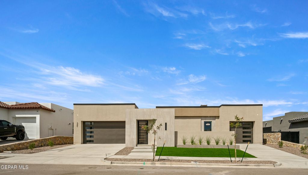 321 Blue Valley Drive, El Paso, TX 79928