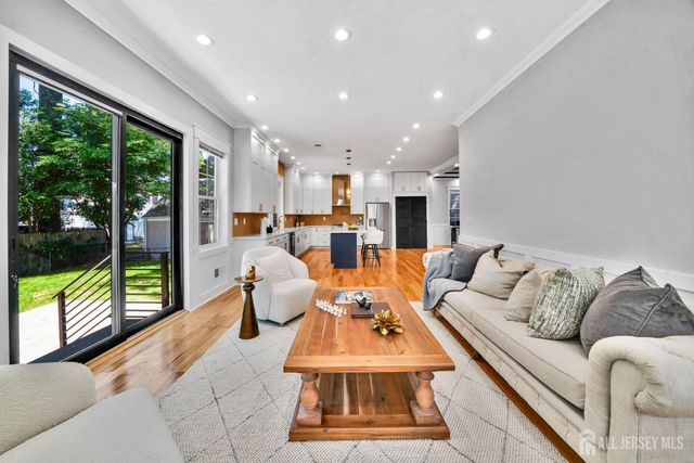 22 N 14 Street, Kenilworth, NJ 07033