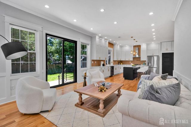 22 N 14 Street, Kenilworth, NJ 07033