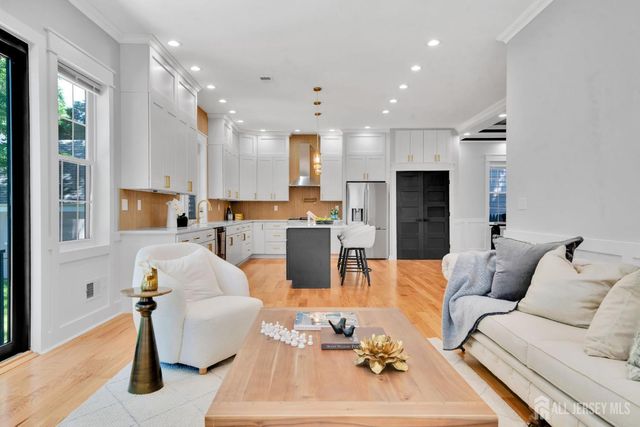 22 N 14 Street, Kenilworth, NJ 07033