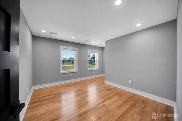 22 N 14 Street, Kenilworth, NJ 07033