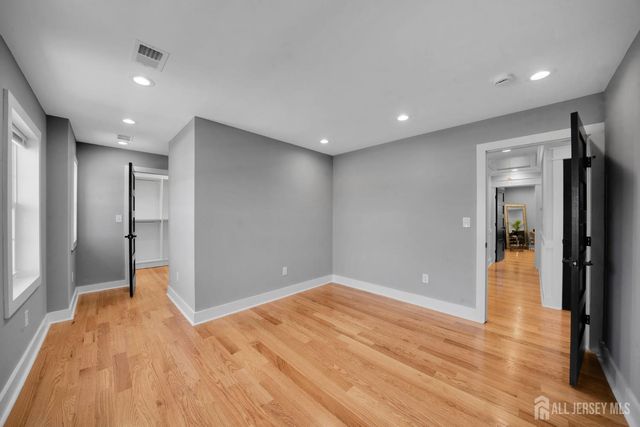 22 N 14 Street, Kenilworth, NJ 07033
