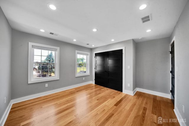 22 N 14 Street, Kenilworth, NJ 07033