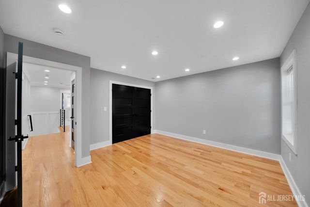 22 N 14 Street, Kenilworth, NJ 07033