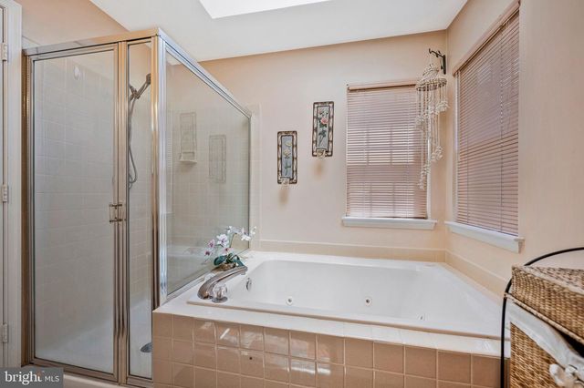 8811 GLADESIDE DR, Clinton, MD 20735