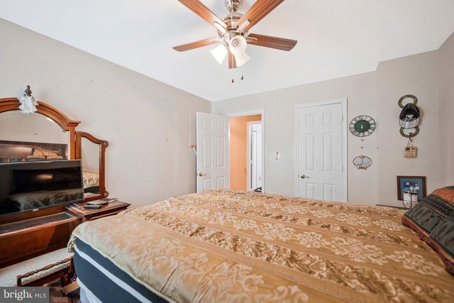 8811 GLADESIDE DR, Clinton, MD 20735