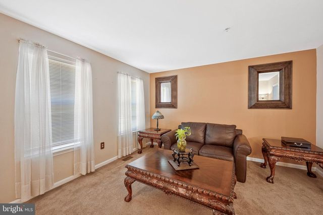 8811 GLADESIDE DR, Clinton, MD 20735