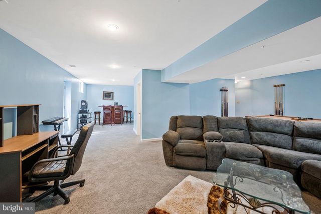 8811 GLADESIDE DR, Clinton, MD 20735