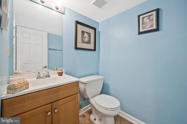 8811 GLADESIDE DR, Clinton, MD 20735